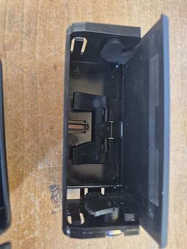 auto otpad kikinda: Zadnja piksla pepeljara Audi A6 C5 Audi A6 C6 - Crni panelni modul sa — 5