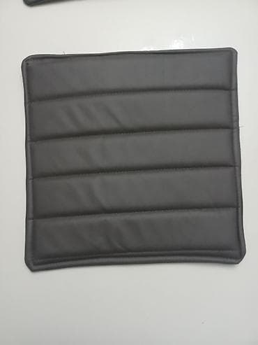 Podmetači za stolice dim 40 x 40
300 din komad