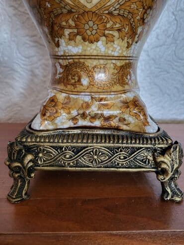vaza sa cvecem crtez: Vaza nova iz 50ih god. porcelan,neka vrsta legure. rucni rad — 14