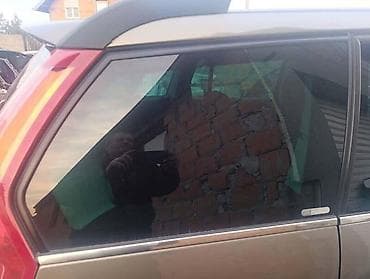 sef za lovacke puske: ZADNJE DESNO STAKLO ZA CITROEN C4 GRAND PICASSO OD 2006. DO 2013. GOD — 1