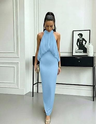 Elegantna duga haljina bez rukava sa visokim izrezom i drapiranim