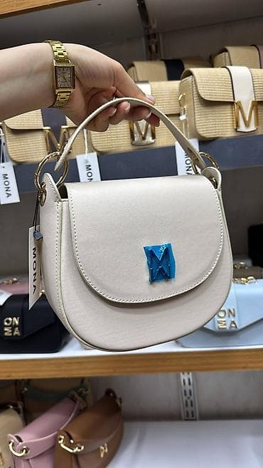 idealan poklon za decka: Ženska torba „MONA“ – polukružni crossbody/shoulder model - Dizajn — 5