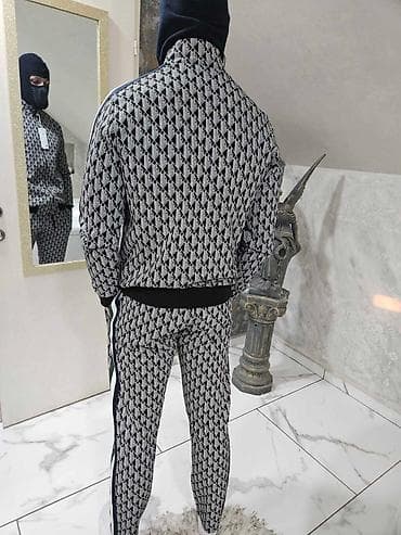 trenerke od plisa: Komplet trenerka Vrhunski kvalitet Velicine S m l xl xxl Cena 5800 — 9