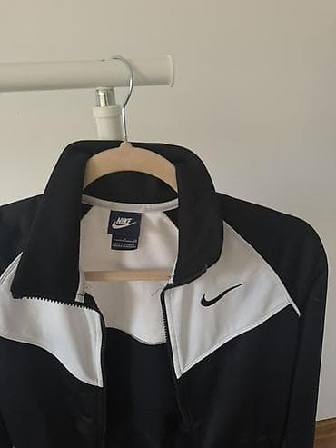 Nike sportska dukserica NEDOSTAJE ZIP NA NJOJ - Model: klasična