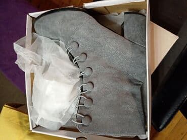 ženske haljine za svaki dan: Braon čizmice br. 40,sve koža,1900 din nošene . Crvene — 8