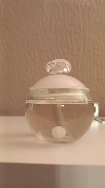 Ženska obuća: Noa Cacharel edt, 30ml
Nedostaje par ml
Kod 38U300B
ORIGINAL — 3