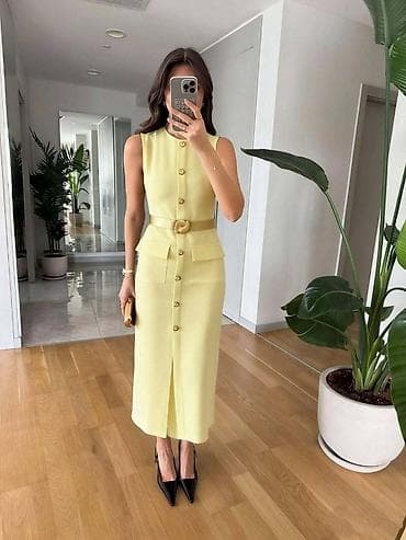 Haljina 
Fenomenalan model
Cena: 3100 dinara 
ijzk