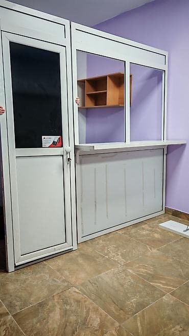 matis kraljevo: Aluminijumsko- staklena šalter-kabina sa vratima, pogodna za — 2