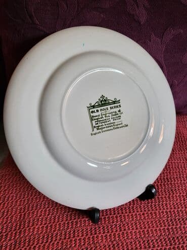 tanjiri od porcelana: Tanjir nov rucno graviran Engleska Staffordshire 70te. Tanjir nigde — 5