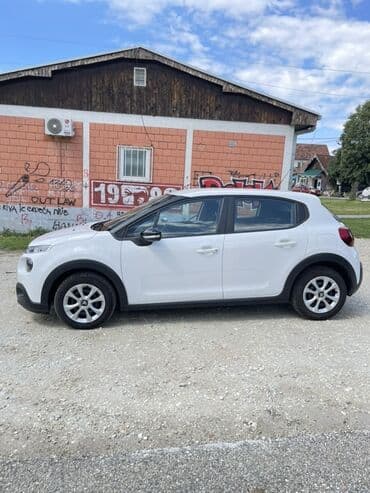lidl kompresor za vazduh: Beli automobil marke Citroen C3 sa crnom maskom hladnjaka i crnim — 17