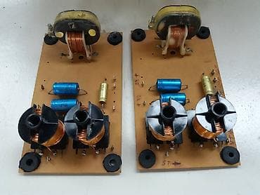 stari televizori ei nis: EI skretnice-trosistemske, 4 oma. 
fixno 2500d — 2