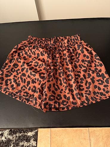 chopard satovi zenski: Komplet sorts i kardigan lagan materijal
Odgovara S velicini — 2