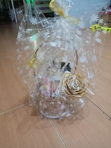 pantalone bele: Poklon korpa – set za šminku - Dekorativna pletena korpica sa ručkom — 2