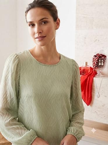 bluze oversize: 40 broj 500dinara — 1