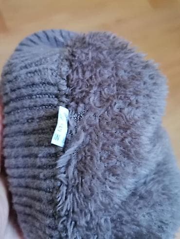 Donji delovi trenerke: Zimska ženska kapa. Veoma topla kapa za zimu. Malo nošena, stanje — 2