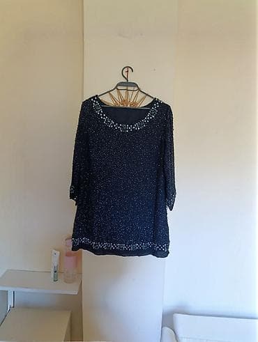 chanel cipele cena: Elegantna ženska tunika/bluza u tamnoplavoj boji, ukrašena sitnim — 1