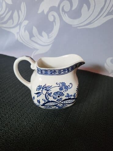 za koliko se prodaje zlatni harry potter: Bokal za mleko engleski,cvibl mustra Wedgwood iz 70ih. Bokalcic za — 1