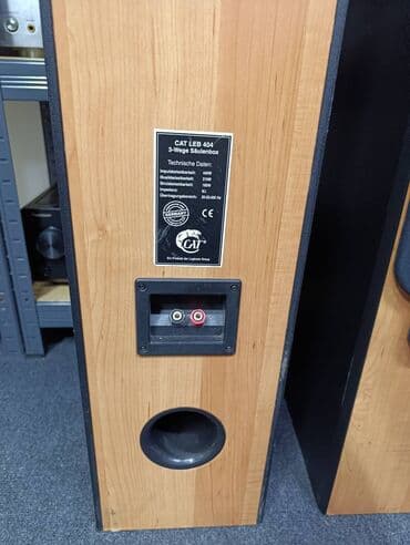 polovne kamere za snimanje: Cat LEB 404 bukva sa crnim mrezicama i bocnim stranama trosistemci — 2