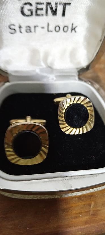 Kancelarijski nameštaj: Kolekcija dekorativnih i sitnih vintage predmeta – idealno za — 7