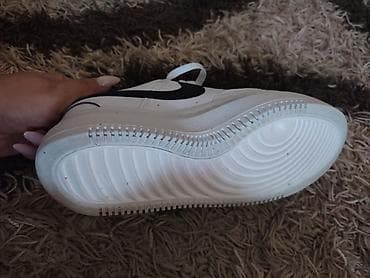 patike nike bele: Nike sportske patike – model sa povišenim đonom, bela boja sa crnim — 6