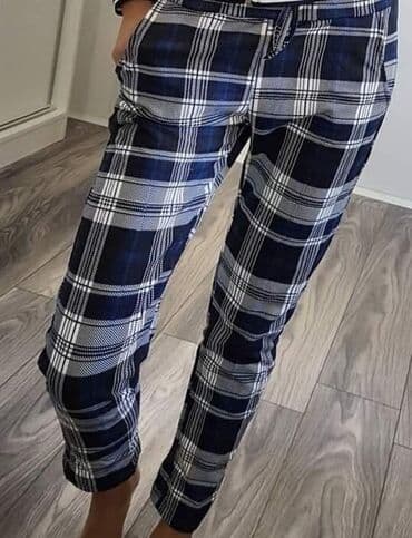 mona kozne pantalone: 1 kom 1700
2 kom 2500 — 6