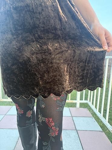 heine haljine: DKNY haljina tamno braon boje, dužine iznad kolena. Jako kvalitetan — 3