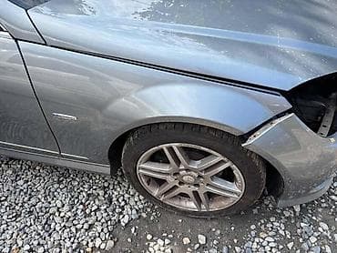 user car: DESNO KRILO ZA W204 ZA MERCEDES BENZ C 160, C 180, C 200 . OD 2007 — 1
