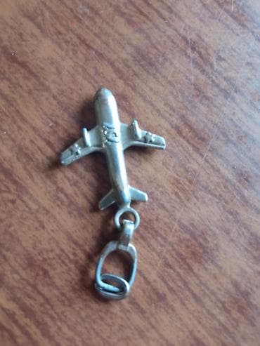 Muzički instrumenti: Privezak avion 757 — 1