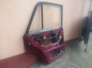 presvlake za prednja sedista: Vrata zadnja leva Lada 2105,2107 Riva u bordo boji. Vrata su ocuvana — 6