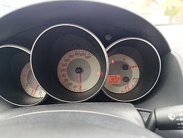 Used Cars: Mazda 3 – hečbek, svetloplava boja. Dizel sa manuelnim menjačem — 5