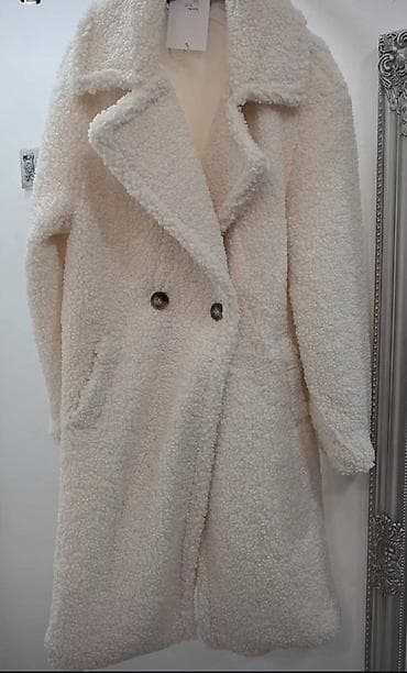 buzz tn bele: Ženski teddy kaput – duži, topli model

Crni ili beli — 2