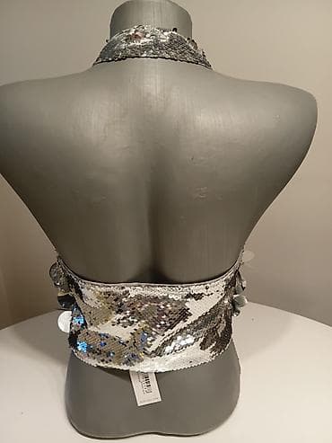second hand jakne: Srebrni prsluk/halter top sa šljokicama i velikim sjajnim aplikacijama — 5