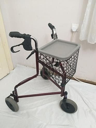 Glucometers: Nemacka hodalica-setalica, rolator sa tri tocka, u veoma ocuvanom — 2