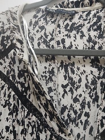 Haljine: ZARA haljina sa apstraktnim crno‑belim printom - Model: lepršava — 3