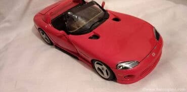 autici kolekcionarstvo: Burago Dodge Viper 1 /18, fali STAKLO stavljeno od folije).Fale — 1