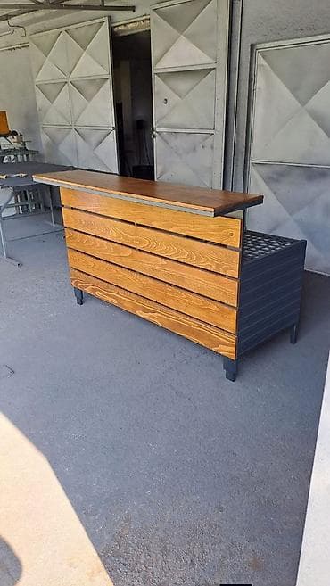 Duzina 175cm Ukupna visina 115cm Visina radne ploce 70cm kontakt na lalafo.rs Duzina 175cm Ukupna visina 115cm Visina radne ploce 70cm kontakt