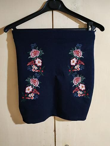 dzon rikardo patike: Tamnoplava suknja sa bogatom cvetnom vezom - Boja: tamnoplava — 1