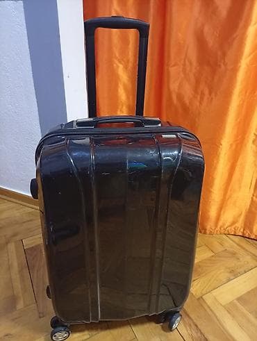 pepco torbe za plažu: Tvrdi kofer sa 4 točka, crne boje OKO. 65 40 25. MIRJEVO - — 1