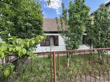 kuce na selu: 80 kv. m, 2 sobe — 3