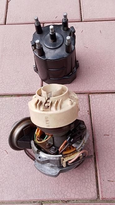 tip top auto delovi: Opel razvodnik paljenja delco sa komutatorom ima dva izvoda i huco — 5