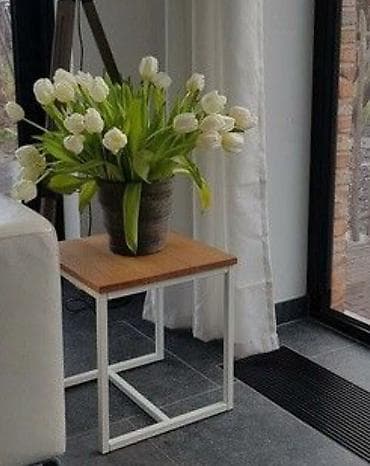 Desks and tables: Moderan pomoćni stočić za dnevni boravak - Dizajn: minimalistički — 1