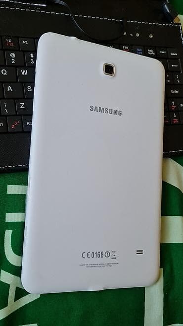 Računarska oprema: Samsung Galaxy Tab 4 (8.0") sa futrolom i žičnom tastaturom - Ekran — 7