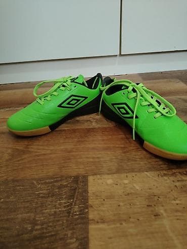 gumene cizme novi sad: Umbro futsal patike – fluorescentno zelene - Brend: Umbro - Model — 2