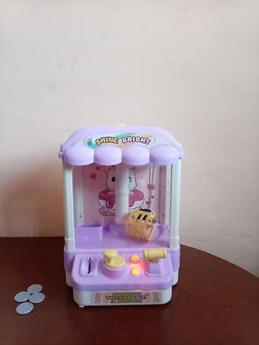 Mini igračka – aparat “claw machine” za hvatanje nagrada - Stojeći na lalafo.rs Mini igračka – aparat “claw machine” za hvatanje nagrada - Stojeći