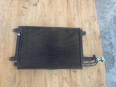 alat za auto limare: HLADNJAK ZA AUDI A3 - 1K0820191A | Hladnjak za Audi A3 8P 1K0820191A — 2