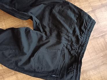 lil hybrid boje: Crne muske pantalone – Sinsay, veličina 36 - Model: jogger/kargo stil — 2