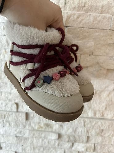 asics patike decije: Dečije zimske čizmice Zara, broj 22, dužina gazista 13,6 cm. - — 3