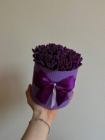 materijal za vez: Aranžman ruža od satenskih traka u dekorativnoj kutiji - Elegantni — 3