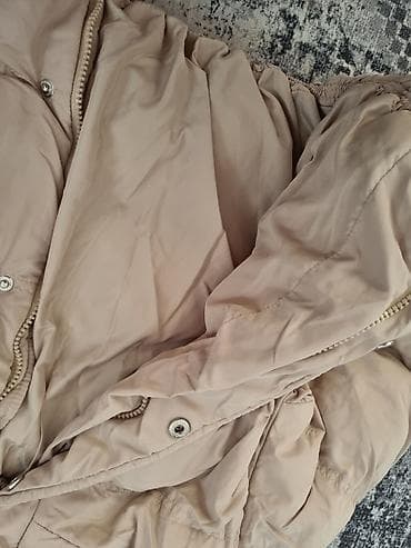 Sweatpants: Bež puf jakna sa kapuljačom - Topla, punjena puf jakna u bež/peščanoj — 3