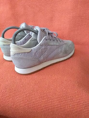 novi sad patike: Reebok patike, odgovaraju broju 40--- Reebok patike u kombinaciji — 10